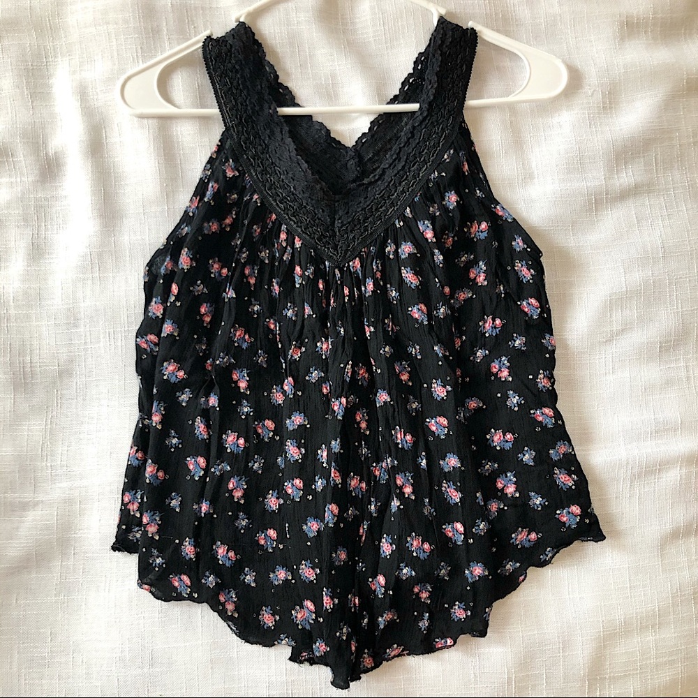 Ditsy floral black top